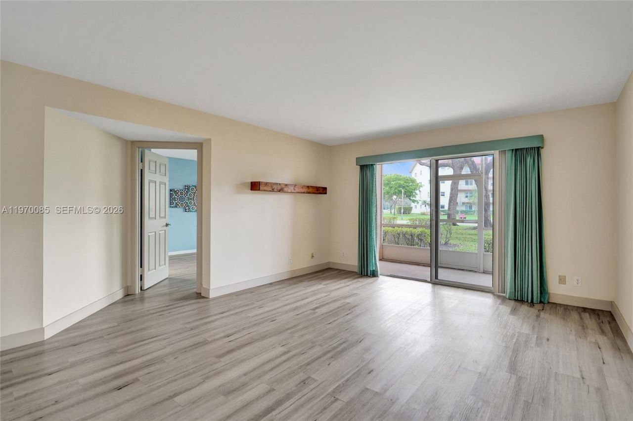 12750 SW 4th Ct, Unit 111J, Pembroke Pines, FL 33027 Photo