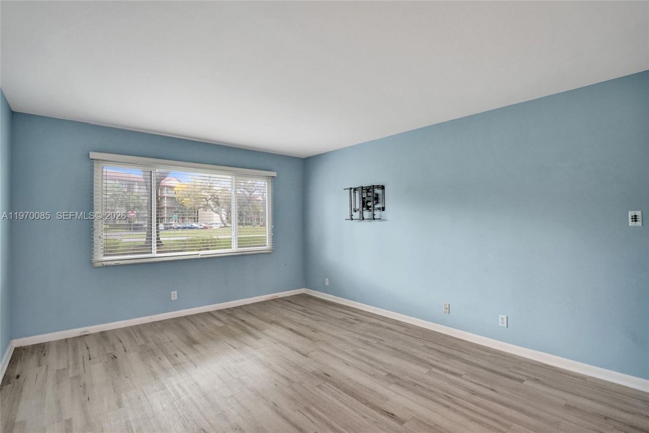 12750 SW 4th Ct, Unit 111J, Pembroke Pines, FL 33027 Photo