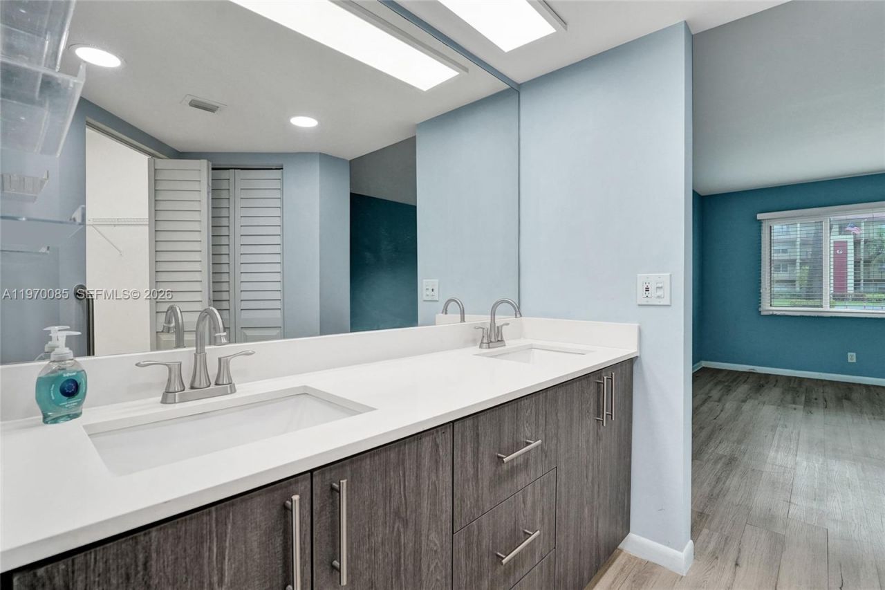 12750 SW 4th Ct, Unit 111J, Pembroke Pines, FL 33027 Photo