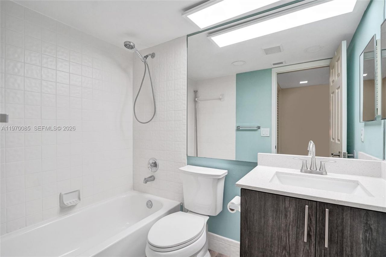 12750 SW 4th Ct, Unit 111J, Pembroke Pines, FL 33027 Photo