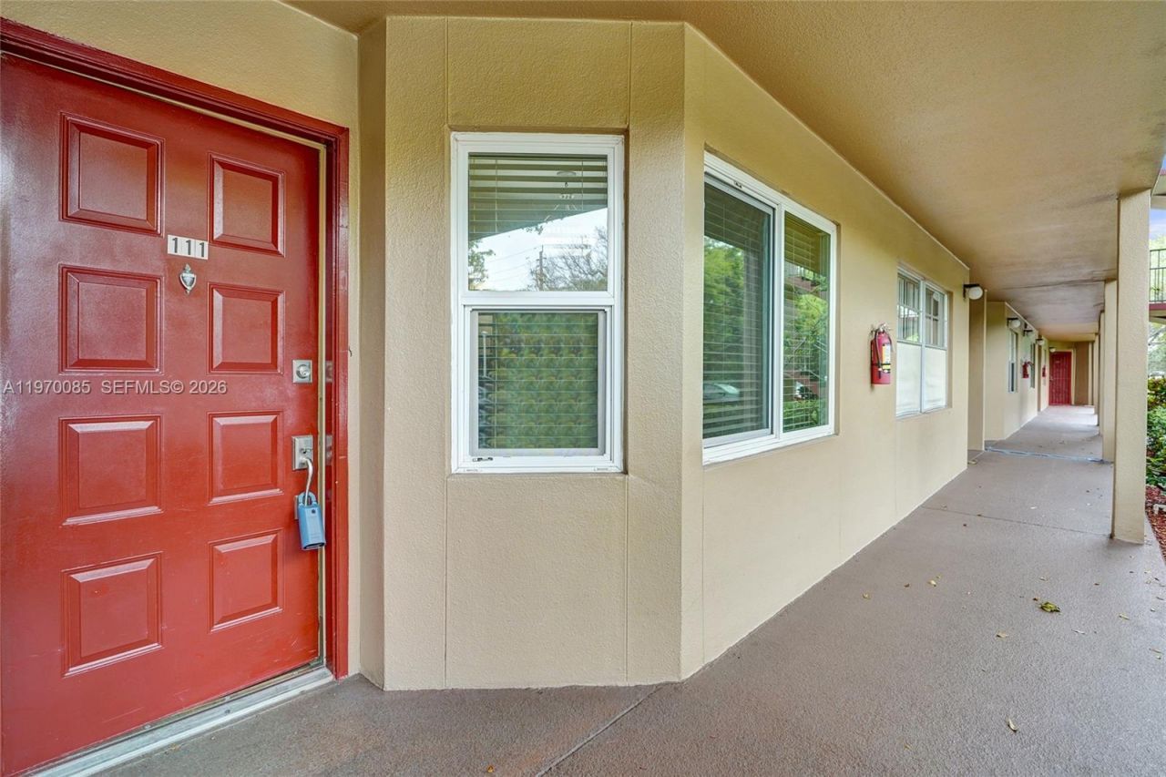 12750 SW 4th Ct, Unit 111J, Pembroke Pines, FL 33027 Photo