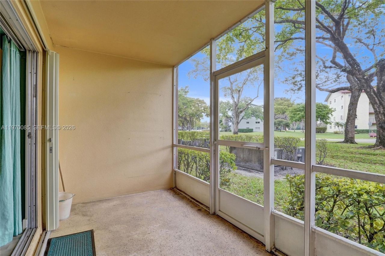 12750 SW 4th Ct, Unit 111J, Pembroke Pines, FL 33027 Photo