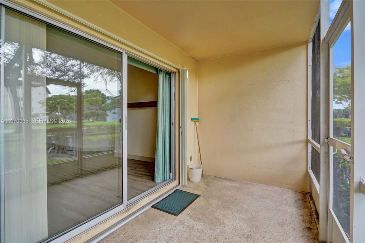 12750 SW 4th Ct, Unit 111J, Pembroke Pines, FL 33027 Photo