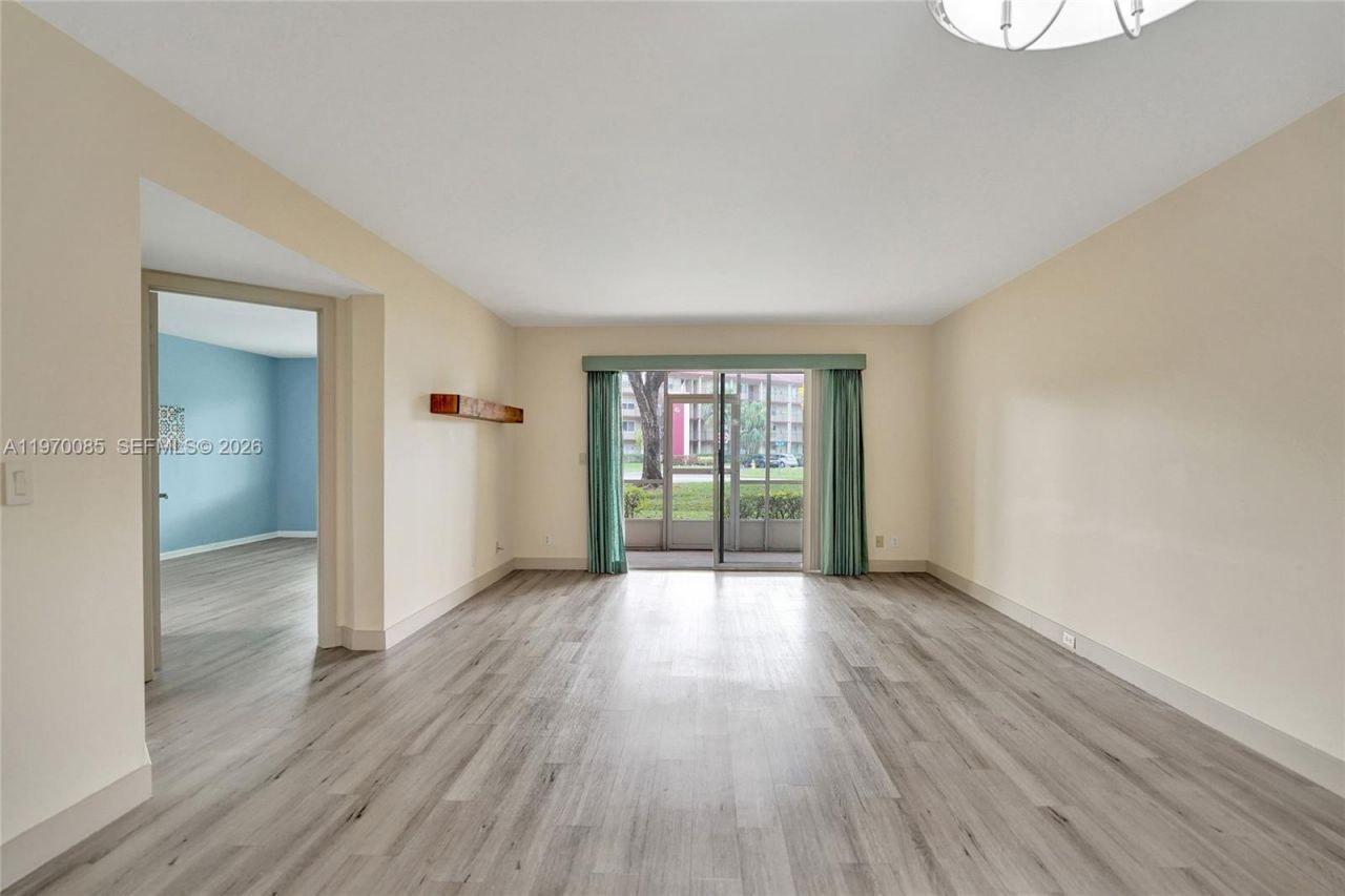 12750 SW 4th Ct, Unit 111J, Pembroke Pines, FL 33027 Photo