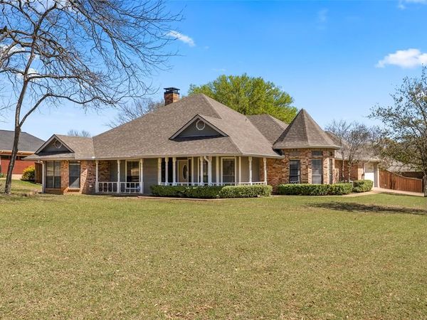 857 Clearwater Drive, Midlothian, TX 76065