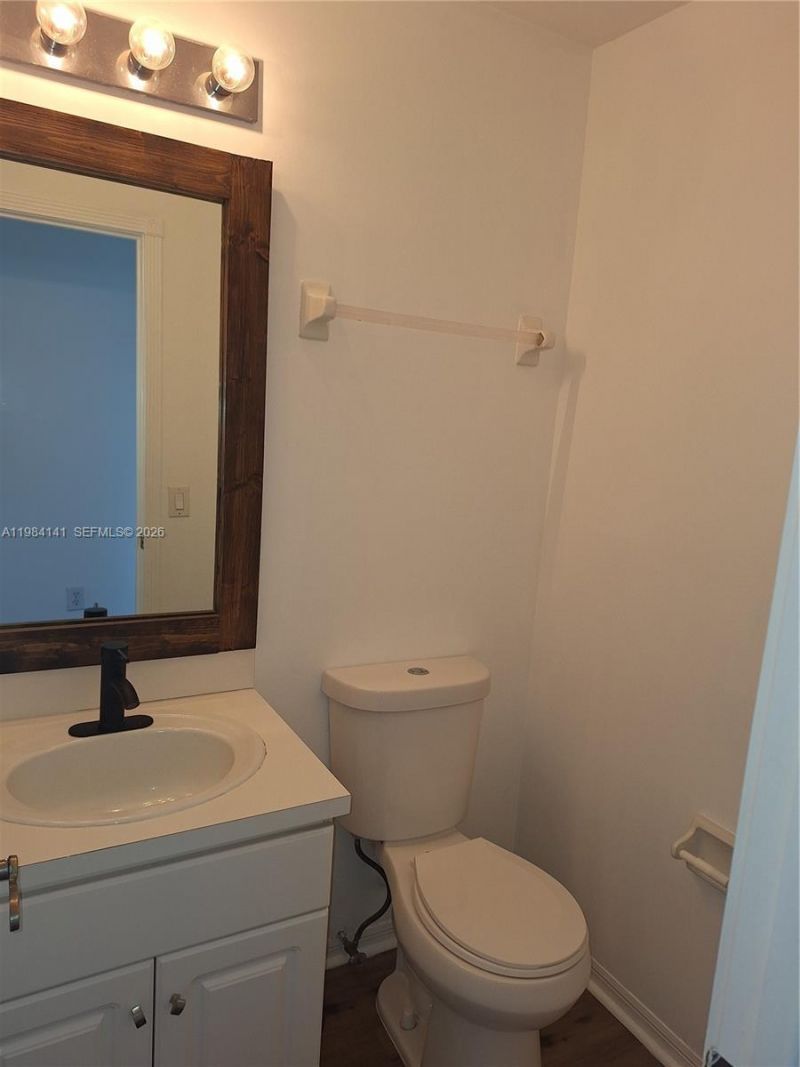 446 E Lakeside Cir , Sunrise, FL 33326 Photo