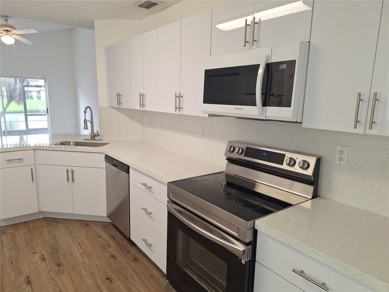 446 E Lakeside Cir , Sunrise, FL 33326 Photo