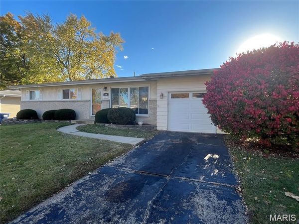 290 Francisca Drive , Florissant, MO 63031