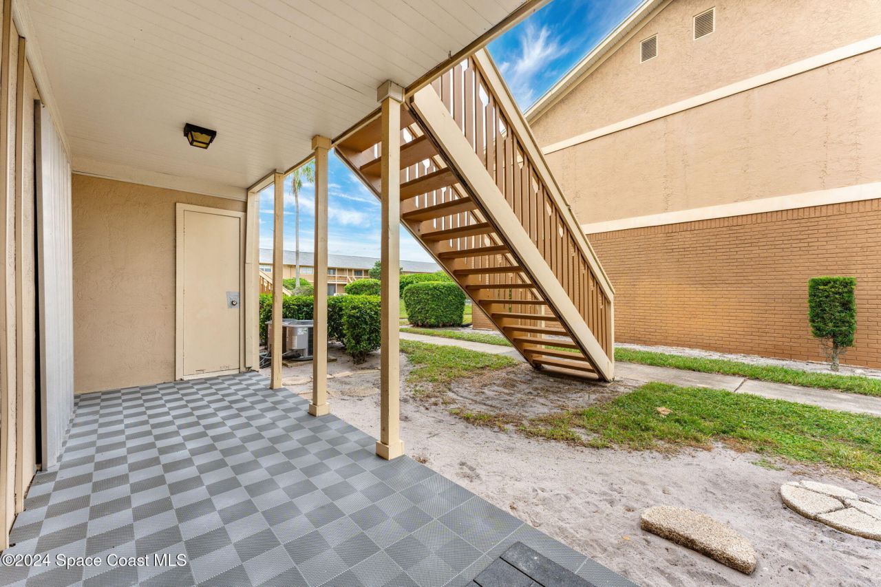 132 Bristol Court , Melbourne, FL 32935 Photo