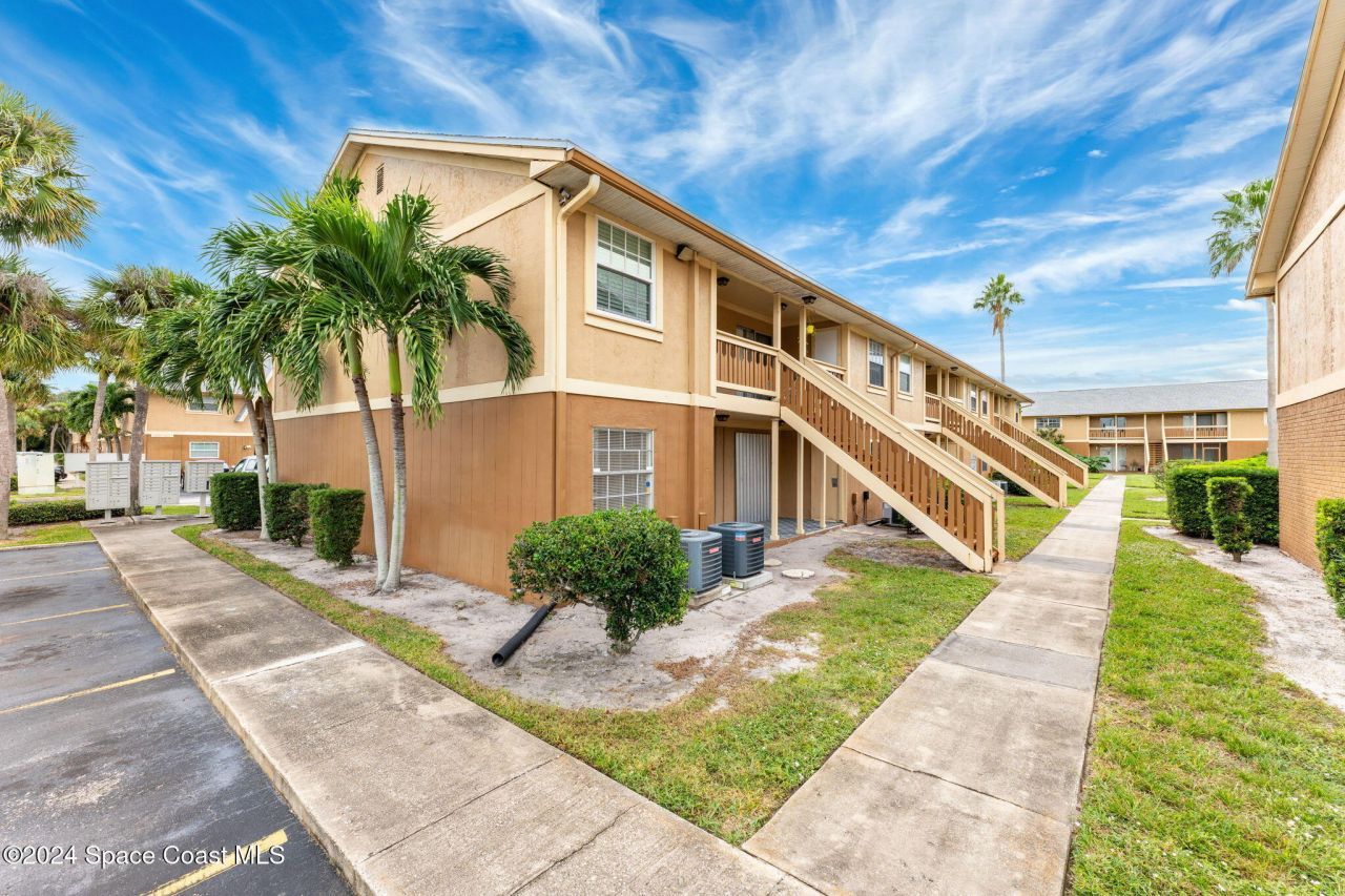 132 Bristol Court , Melbourne, FL 32935 Photo