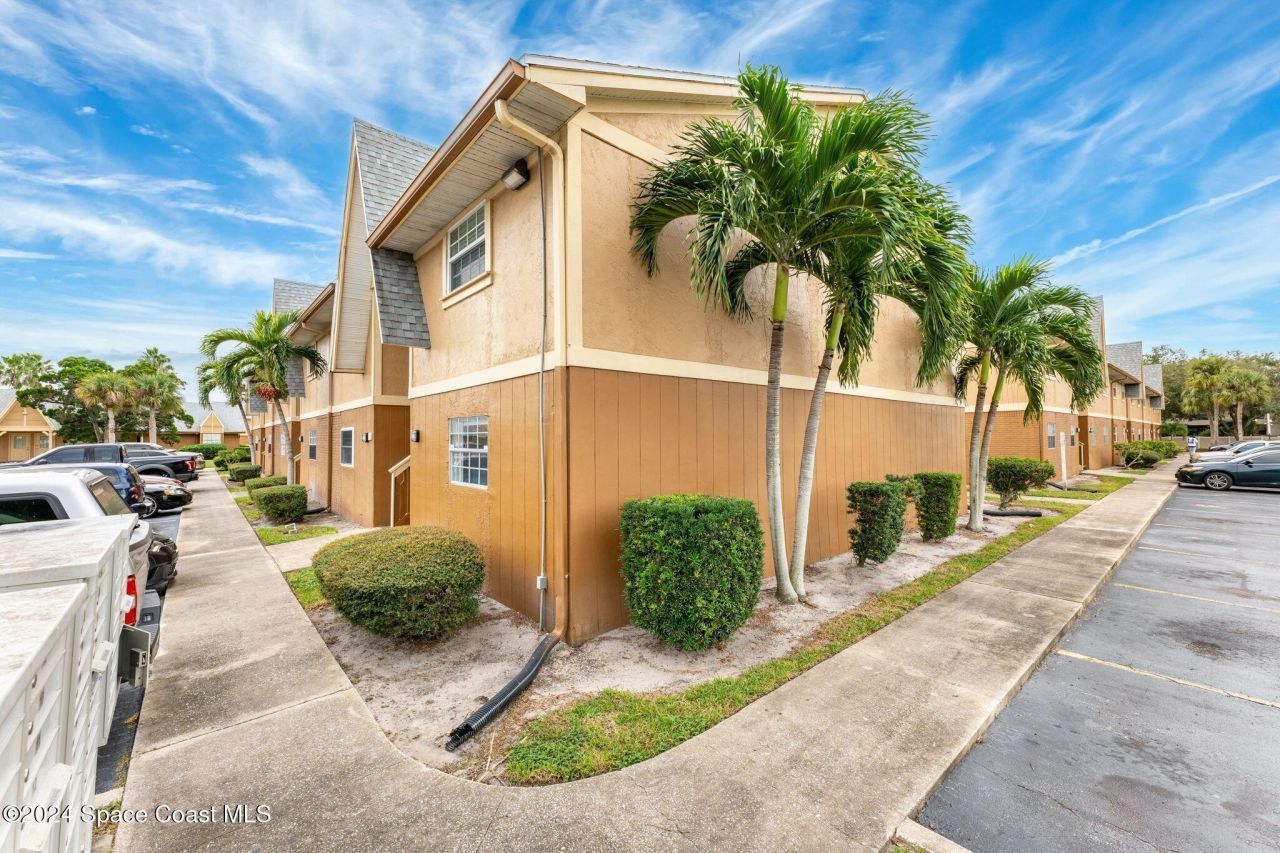 132 Bristol Court , Melbourne, FL 32935 Photo