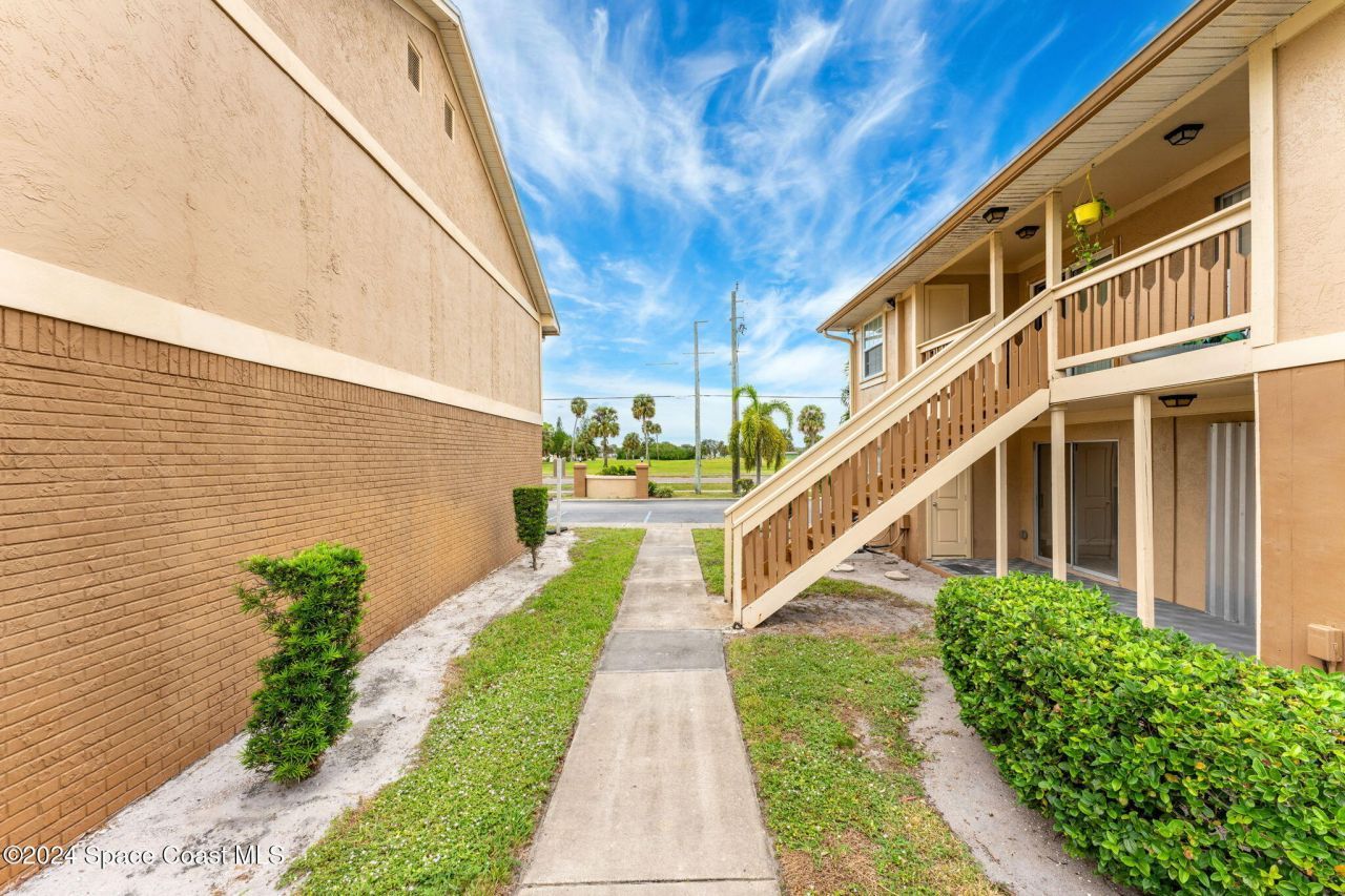 132 Bristol Court , Melbourne, FL 32935 Photo