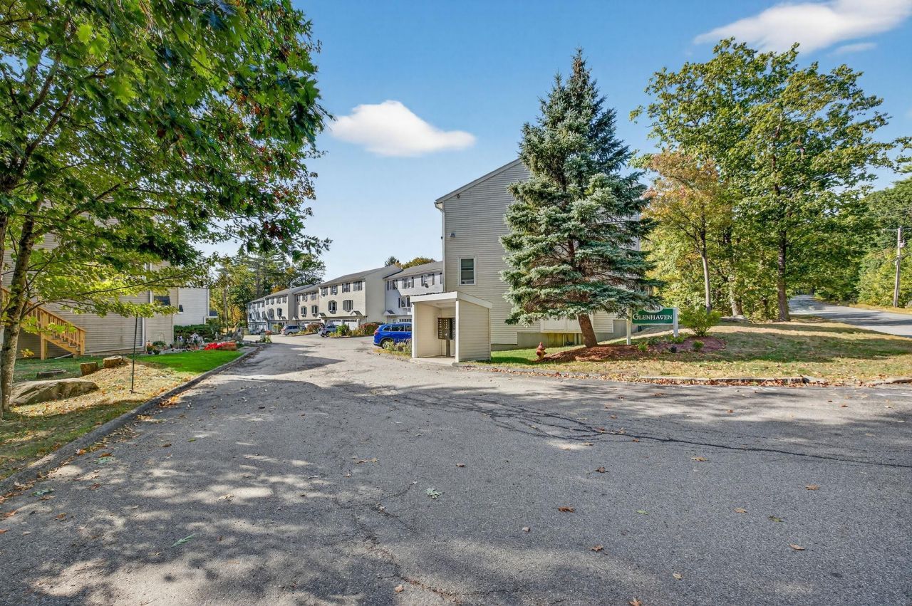 620 Hackett Hill Road, Manchester, NH 03102 Main Photo