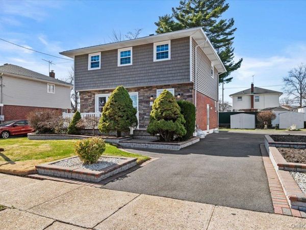 55 Harriet Avenue, Hempstead, NY 11550