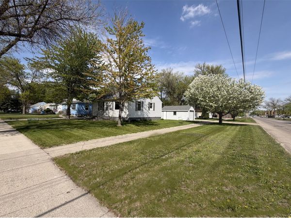 1630 14th Street S, Fargo, ND 58103