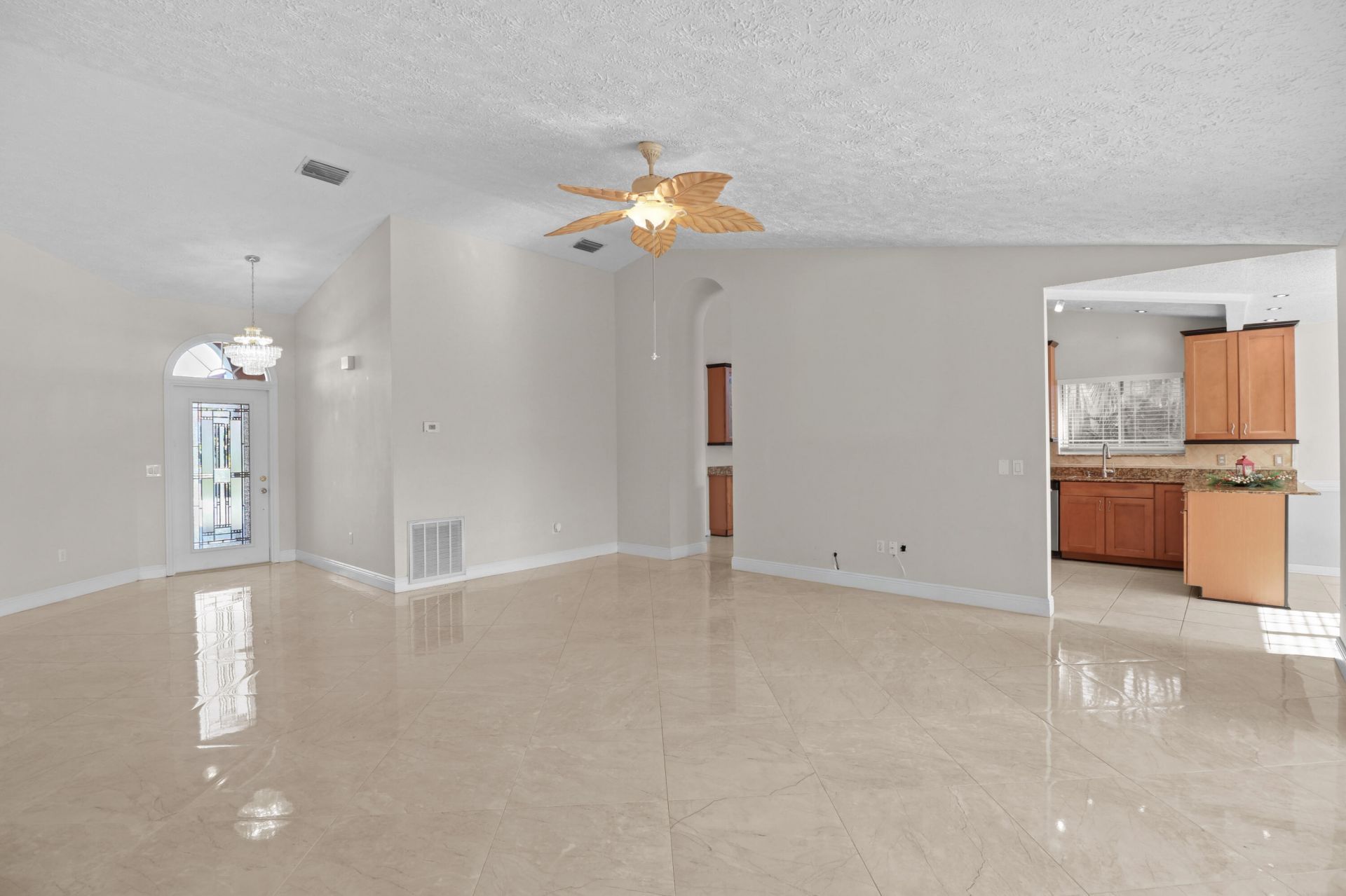 152 NE Twylite Terrace, Port Saint Lucie, FL 34983 Photo
