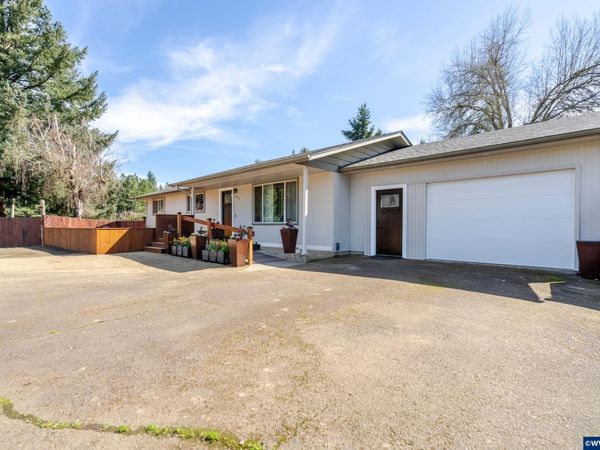 656 NW East Thornton Lake Dr, Albany, OR 97321