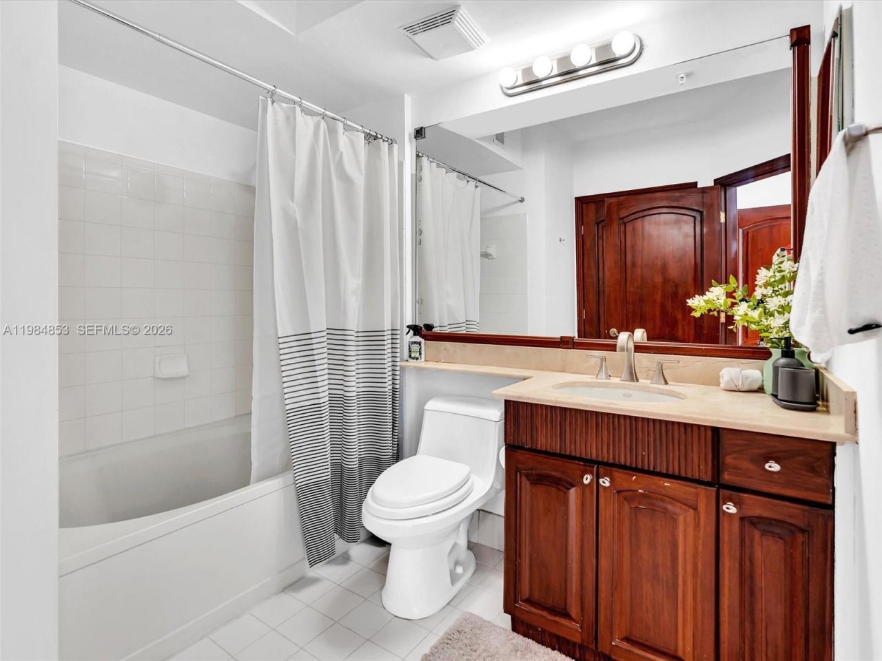 17150 N Bay Rd, Unit 2205, Sunny Isles Beach, FL 33160 Photo