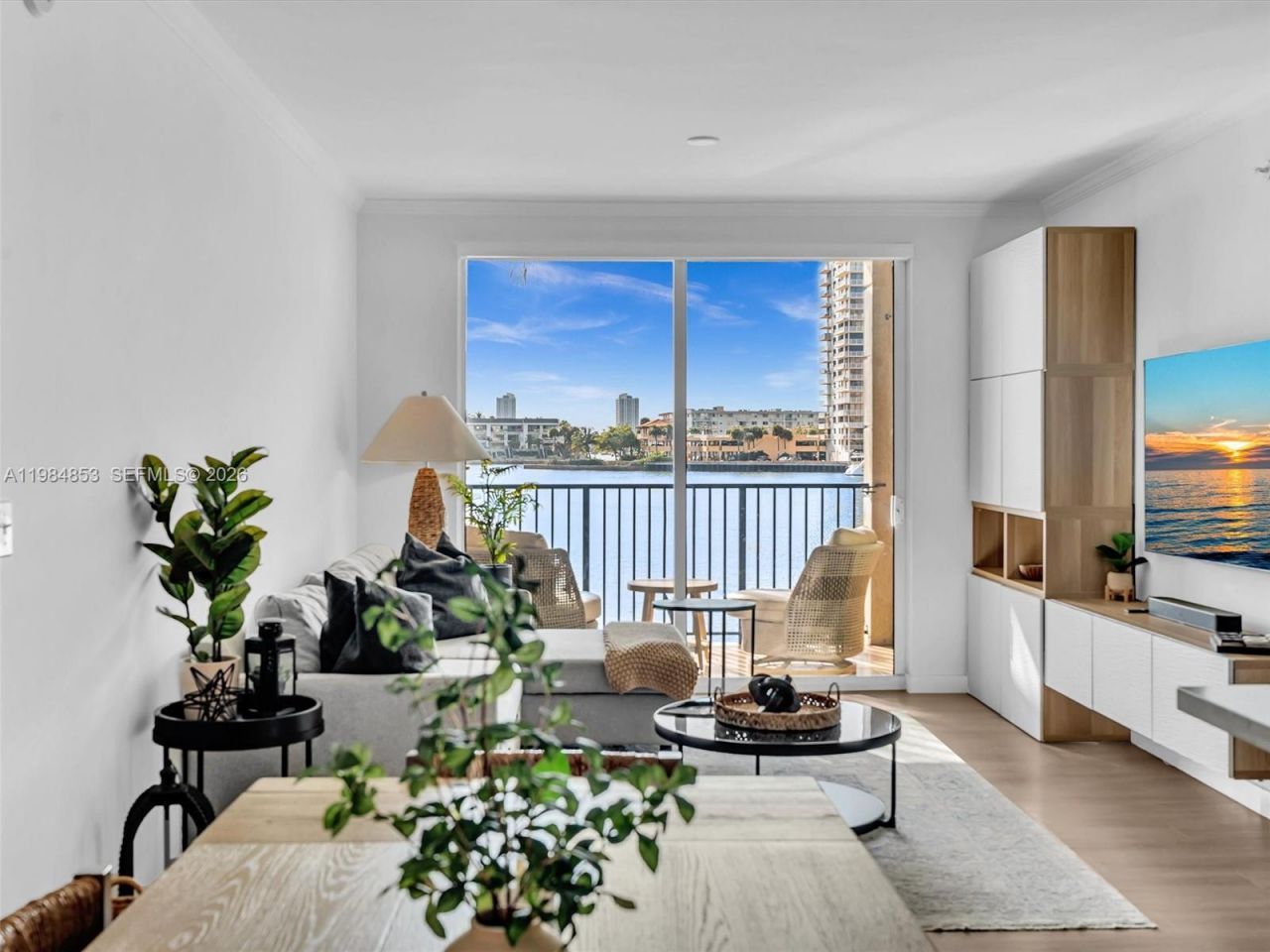 17150 N Bay Rd, Unit 2205, Sunny Isles Beach, FL 33160 Photo