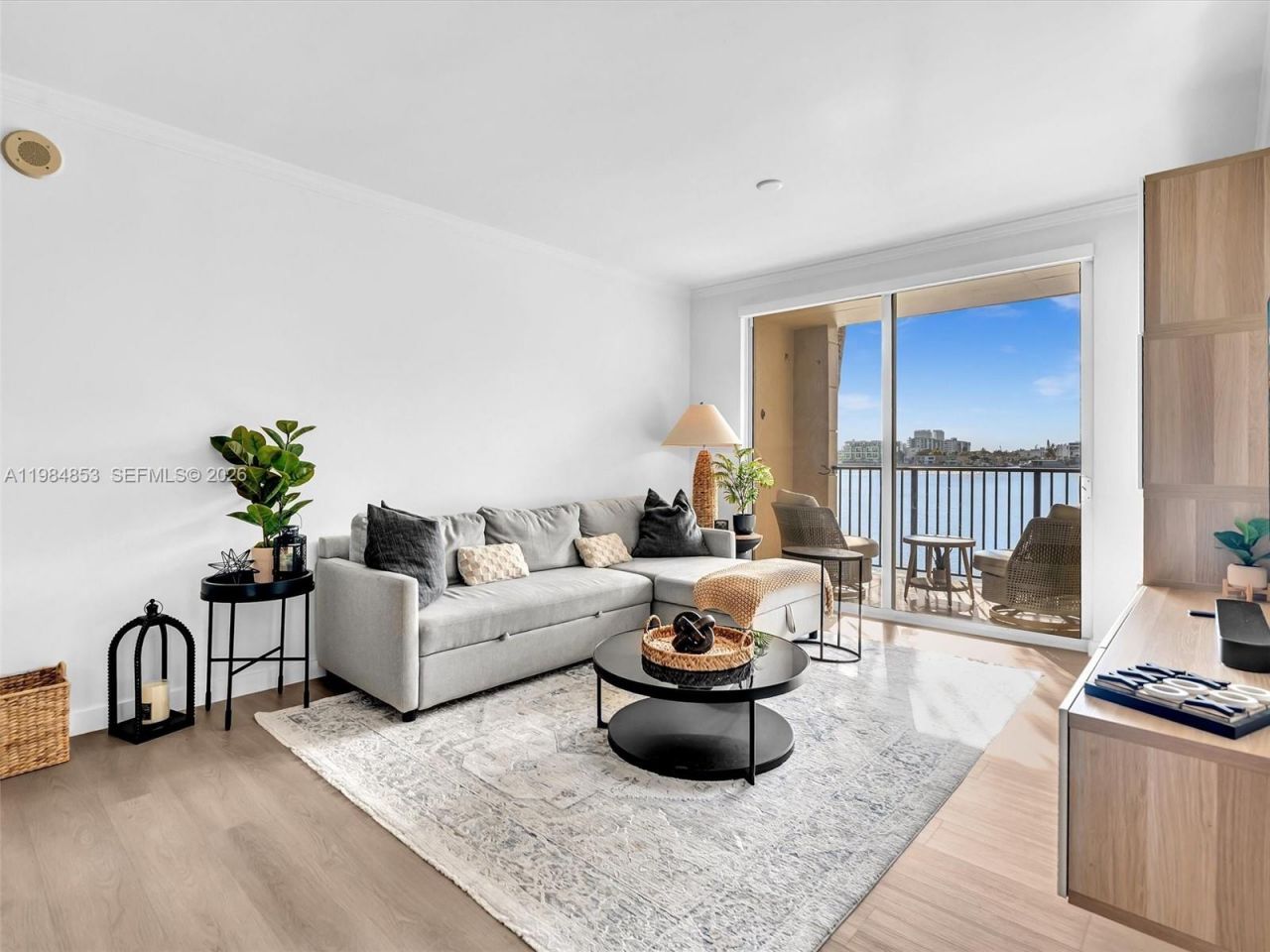 17150 N Bay Rd, Unit 2205, Sunny Isles Beach, FL 33160 Photo