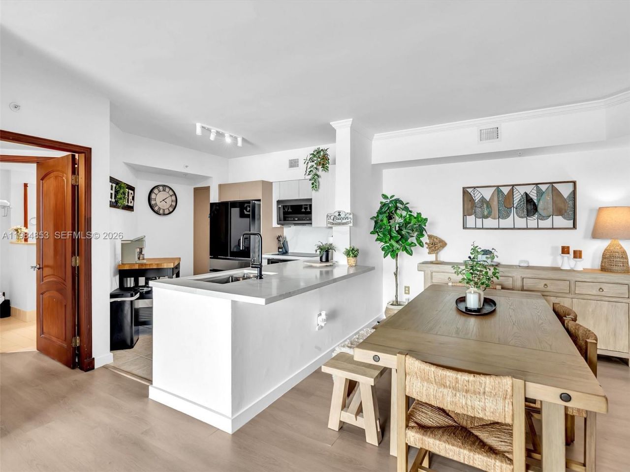 17150 N Bay Rd, Unit 2205, Sunny Isles Beach, FL 33160 Photo