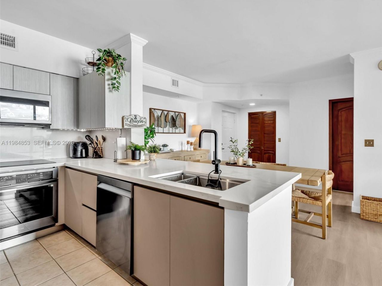 17150 N Bay Rd, Unit 2205, Sunny Isles Beach, FL 33160 Photo