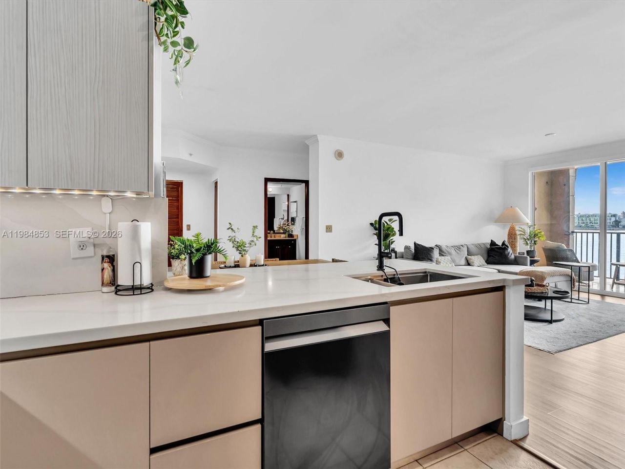 17150 N Bay Rd, Unit 2205, Sunny Isles Beach, FL 33160 Photo