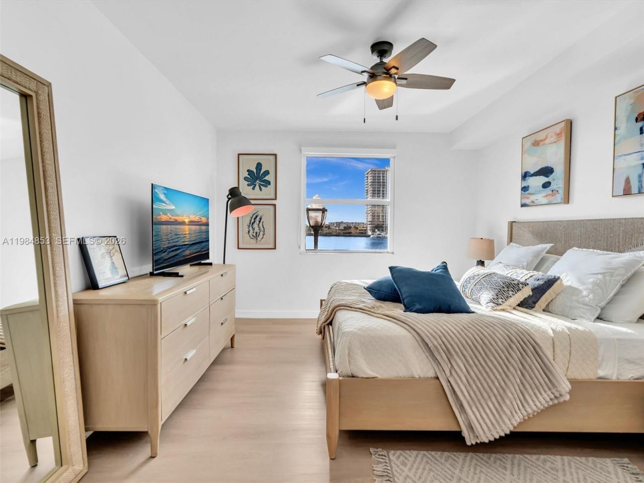 17150 N Bay Rd, Unit 2205, Sunny Isles Beach, FL 33160 Photo