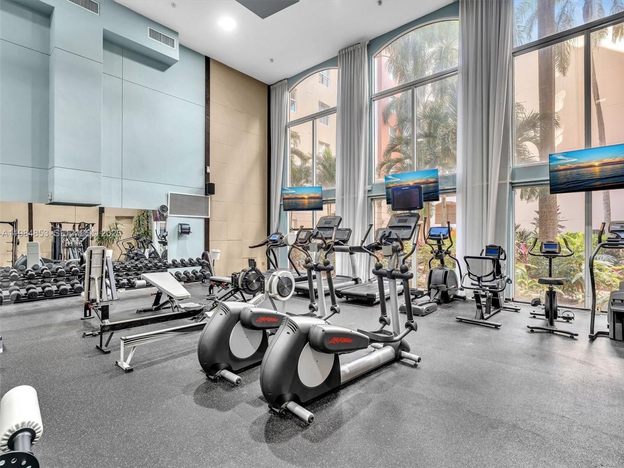 17150 N Bay Rd, Unit 2205, Sunny Isles Beach, FL 33160 Photo