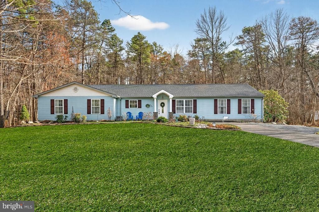 569 Winterberry Boulevard, Jackson, NJ 08527 Main Photo