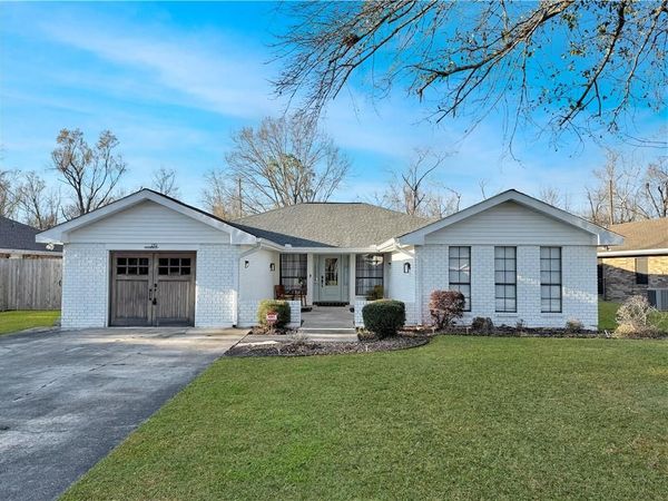 219 DEVON Road , LaPlace, LA 70068