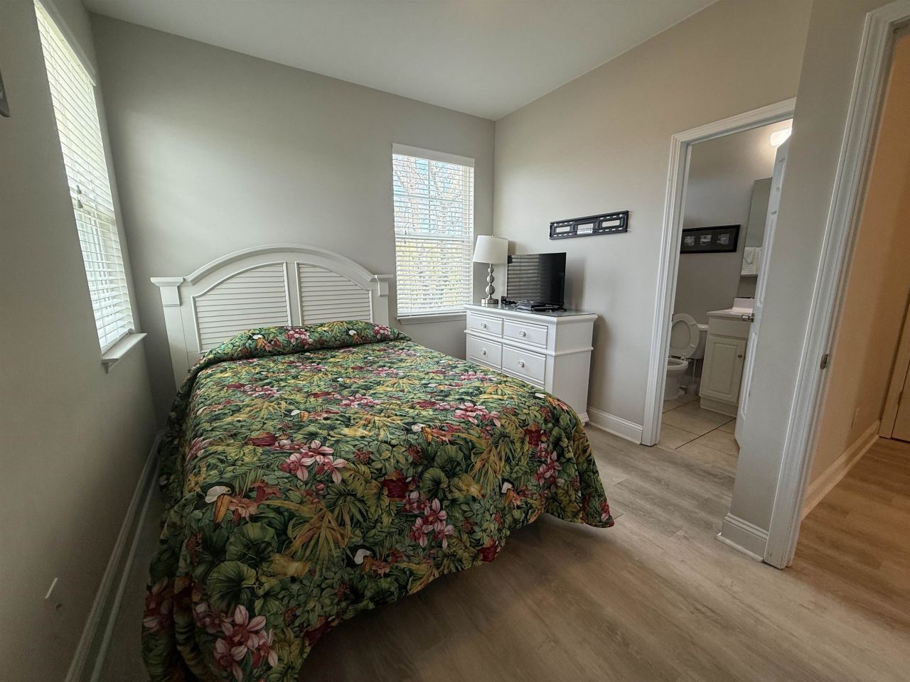 2200 Mystic Ln. Photo 11