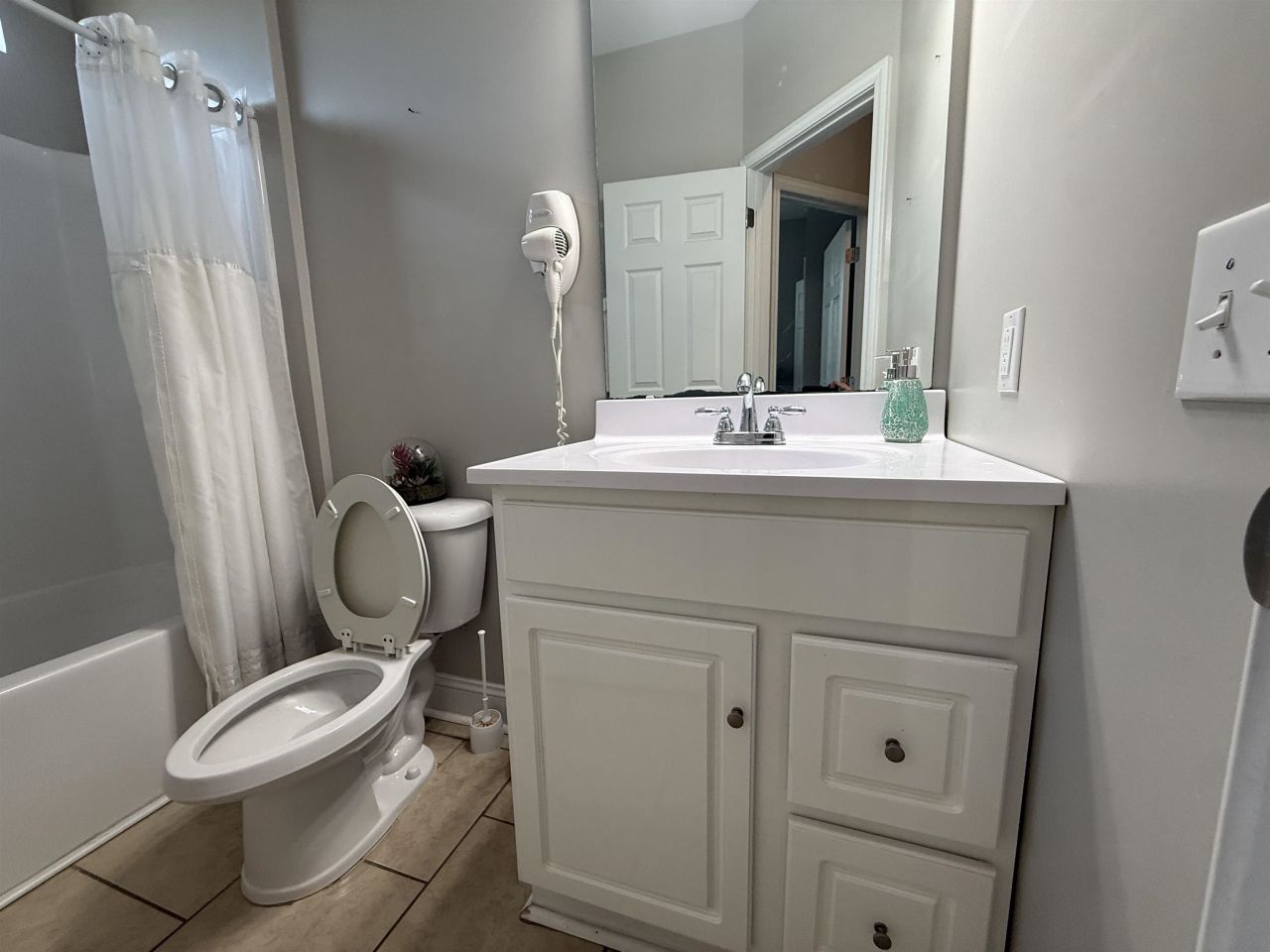 2200 Mystic Ln. Photo 17