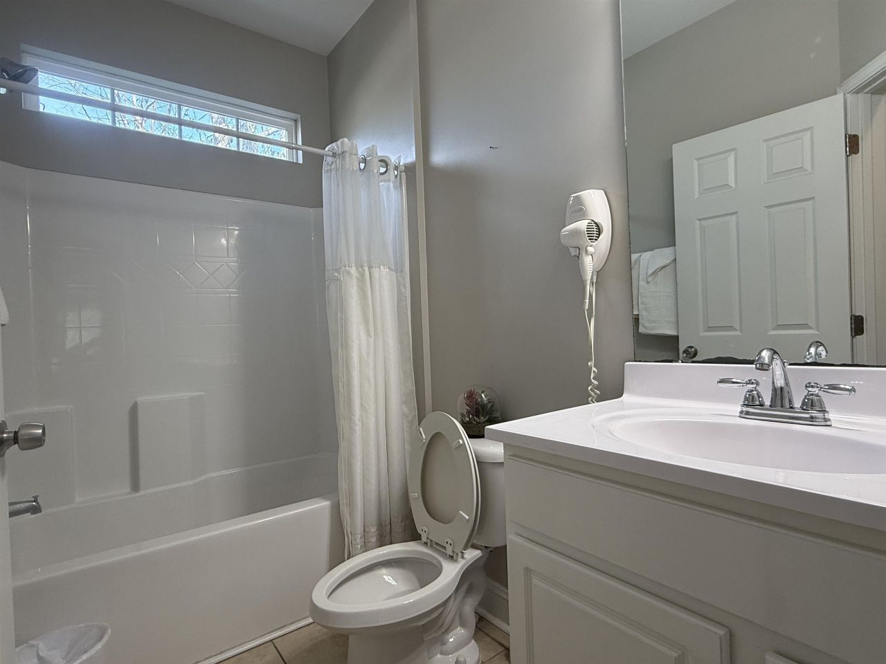 2200 Mystic Ln. Photo 18