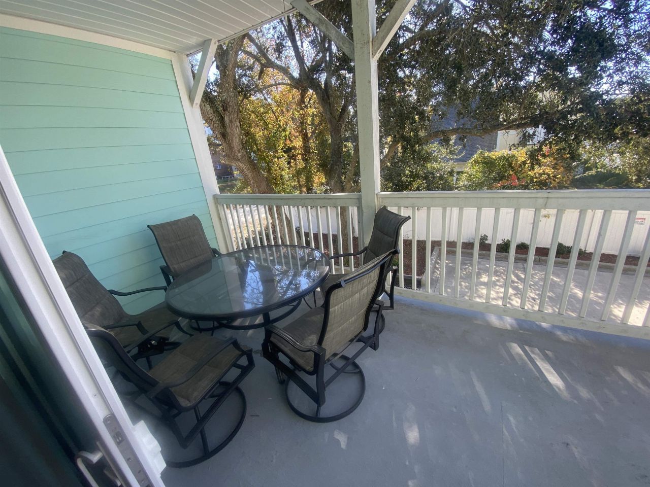 2200 Mystic Ln. Photo 4