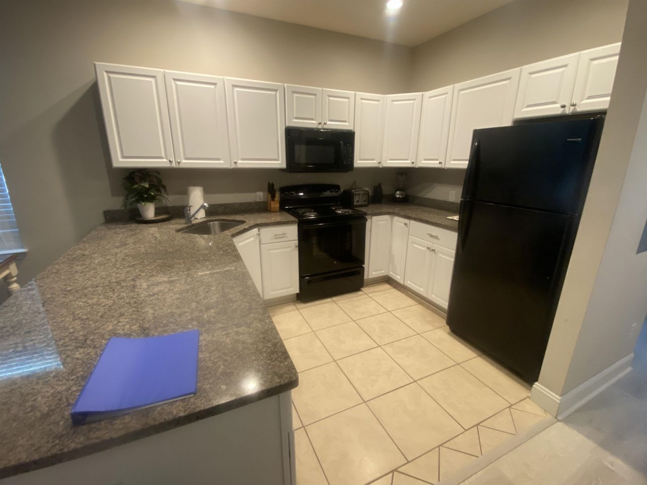 2200 Mystic Ln. Photo 6