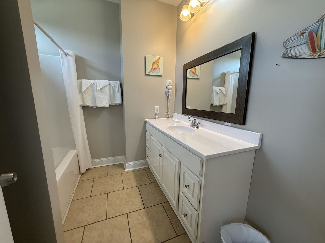 2200 Mystic Ln. Photo 9