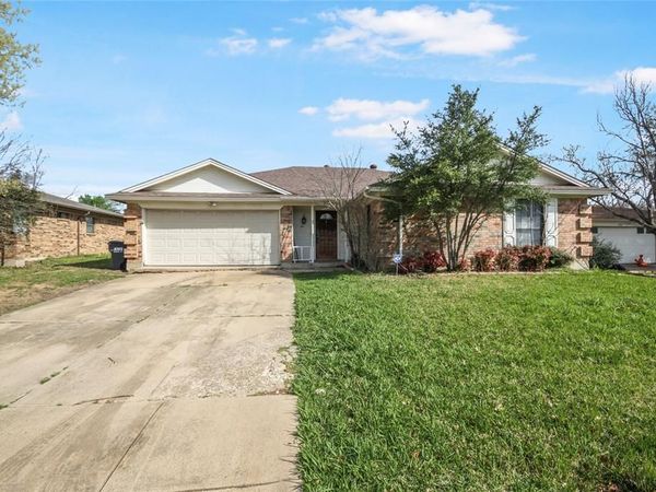 903 Robinwood Court, Arlington, TX 76017