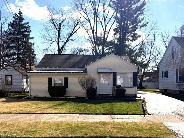 965 Adelaide Avenue SE, Warren, OH 44484