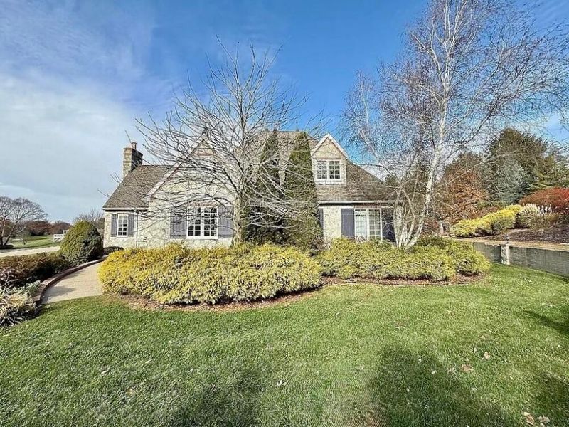 1436 Greenbrier Drive, Mount Vernon, OH 43050 Photo 2