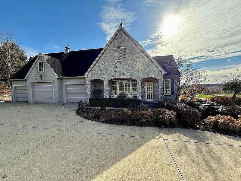 1436 Greenbrier Drive, Mount Vernon, OH 43050 Photo 4