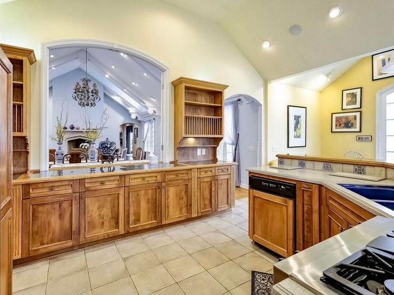 1436 Greenbrier Drive, Mount Vernon, OH 43050 Photo 8