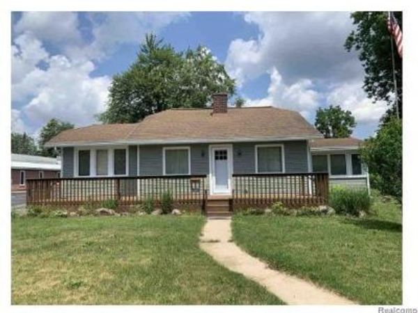 1136 Michigan Avenue, Adrian, MI 49221