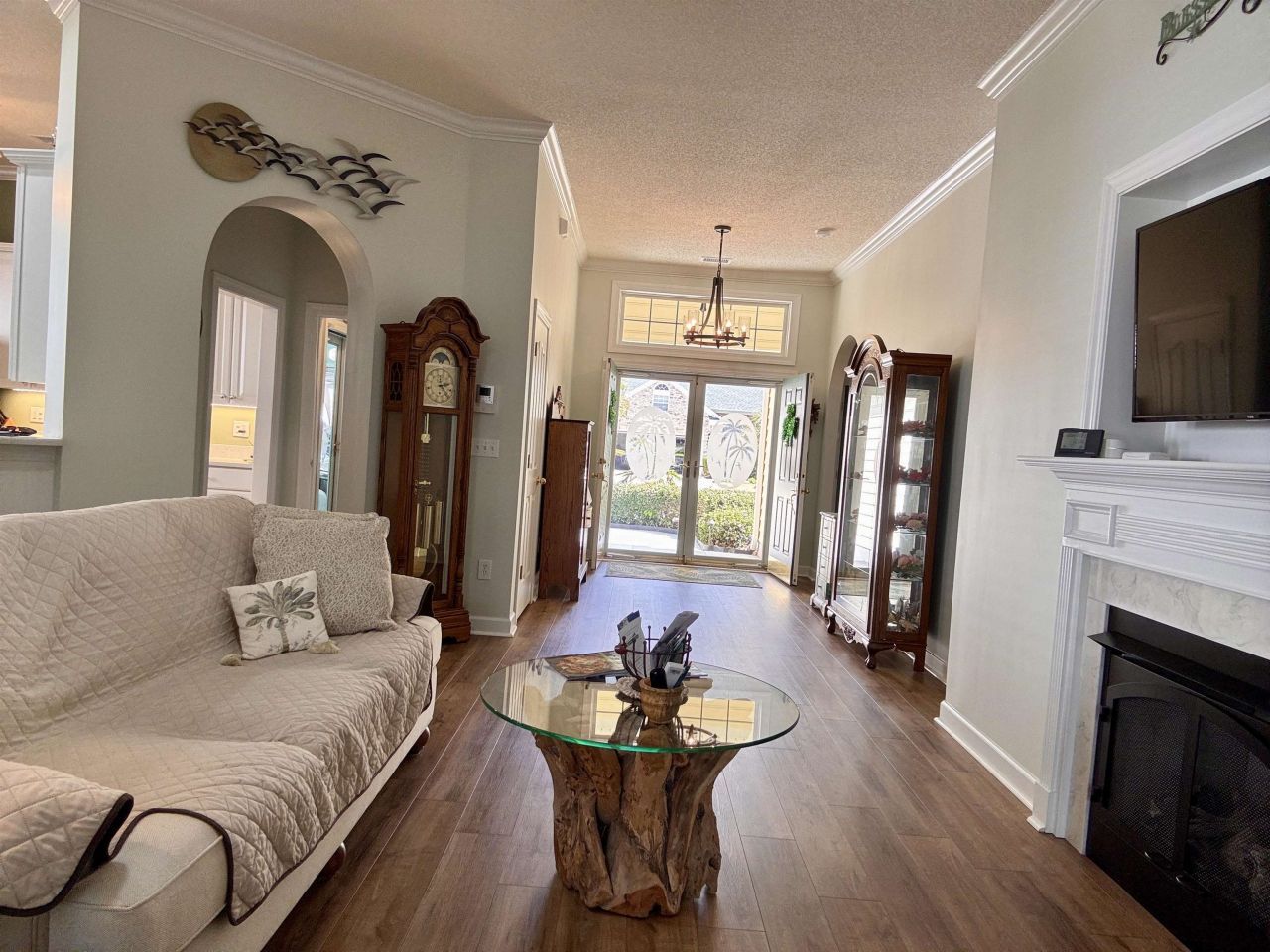 6486 Longwood Dr. Photo 12