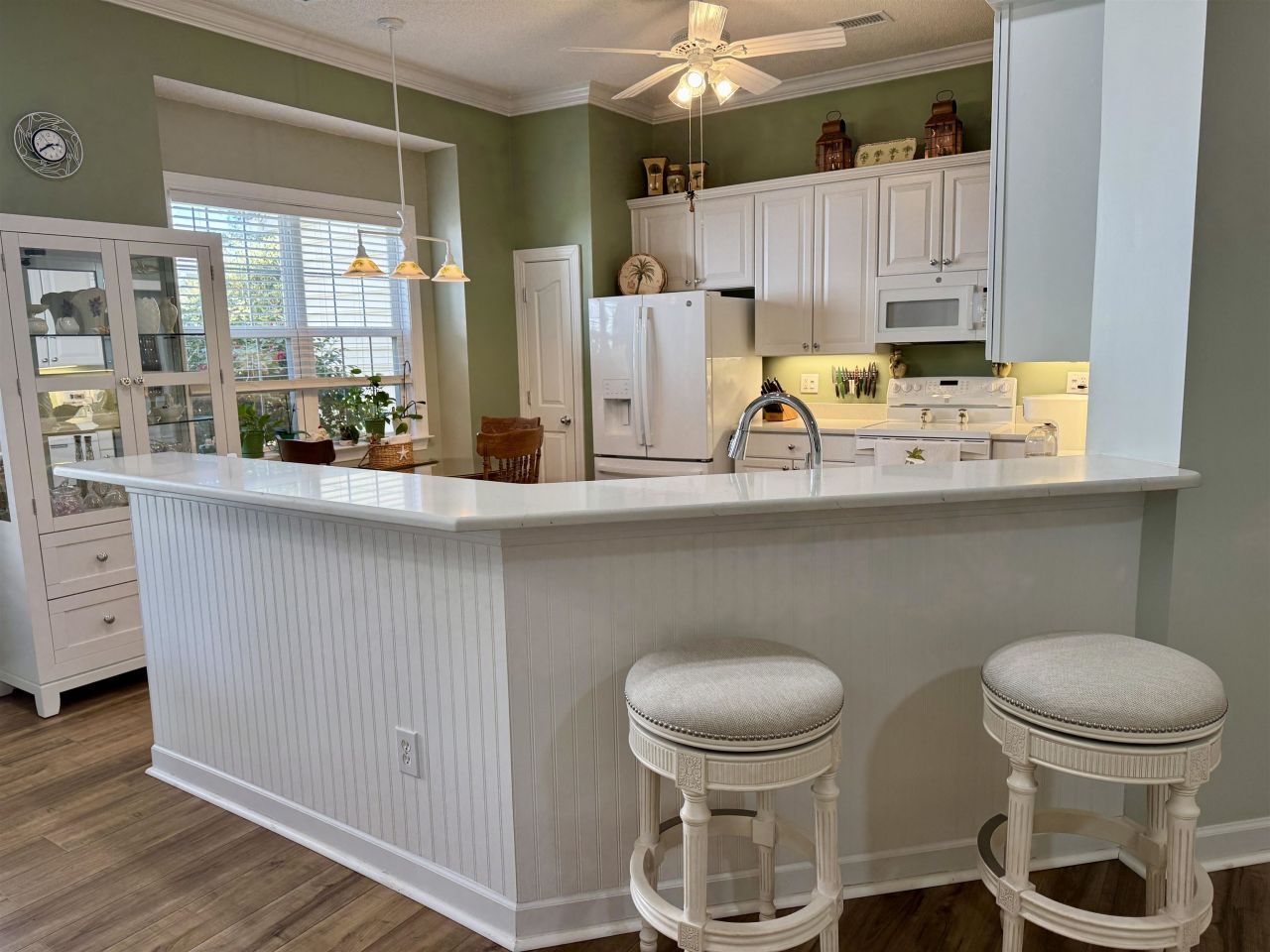 6486 Longwood Dr. Photo 4