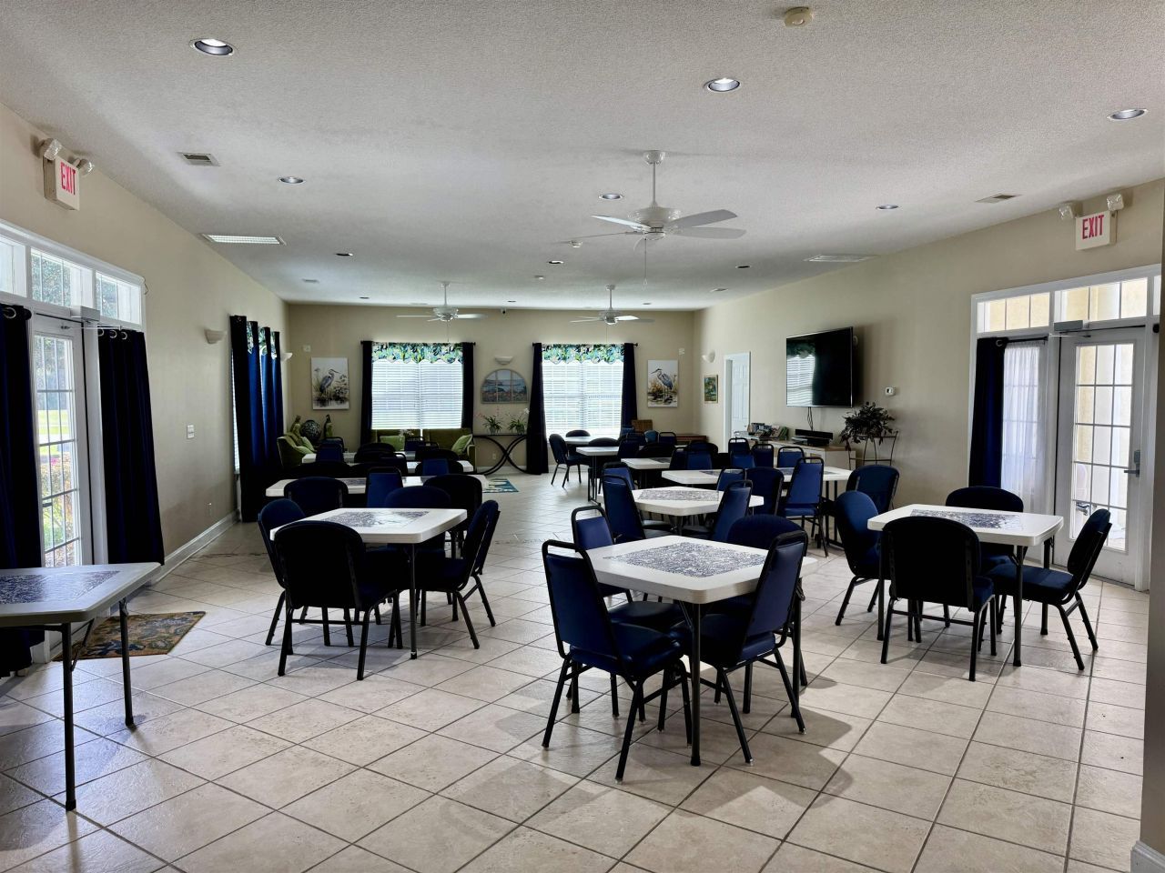 6486 Longwood Dr. Photo 49