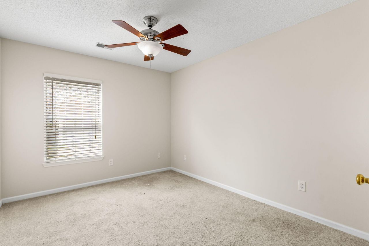 8637 Madelyn Street Photo 21