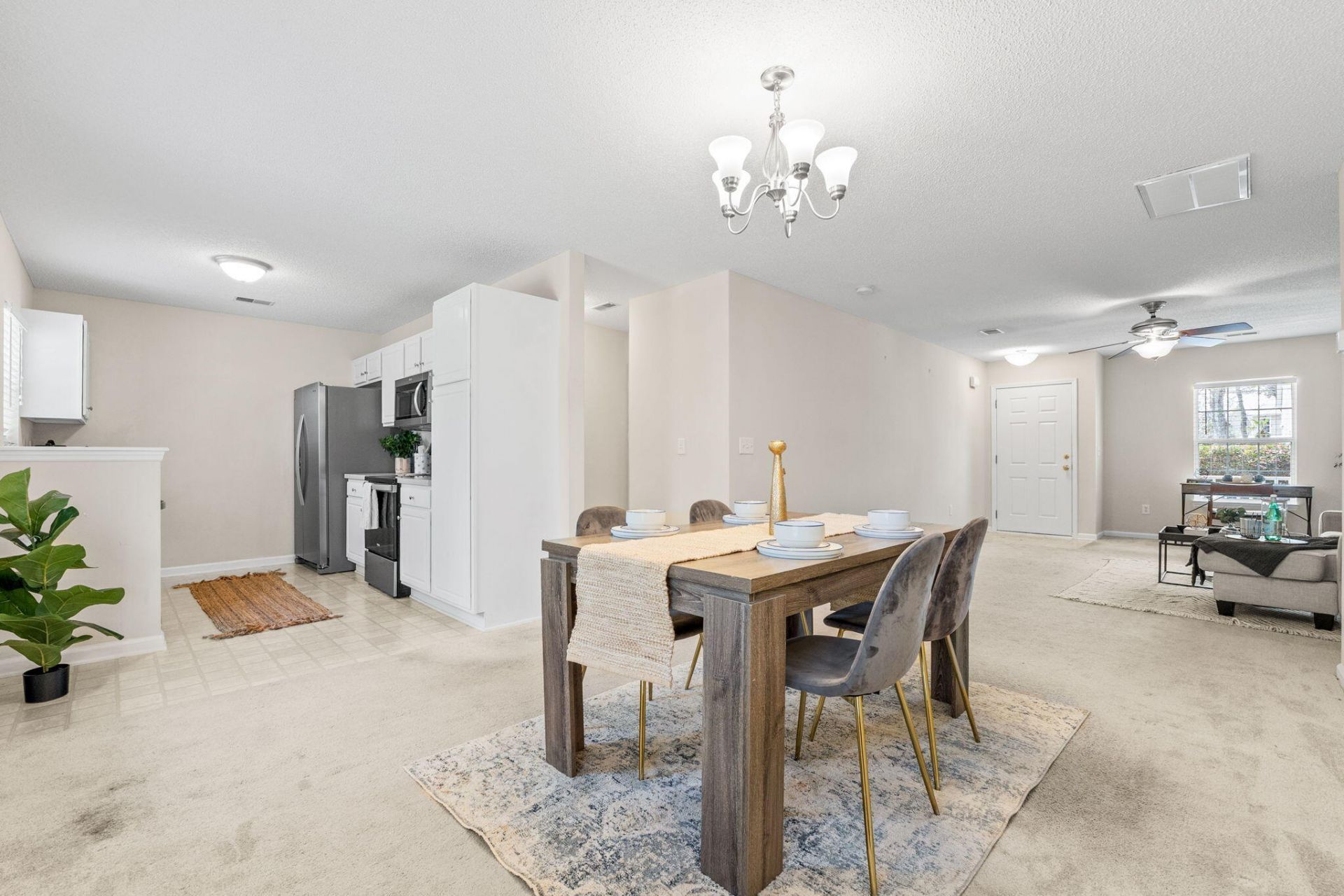 8637 Madelyn Street Photo 5