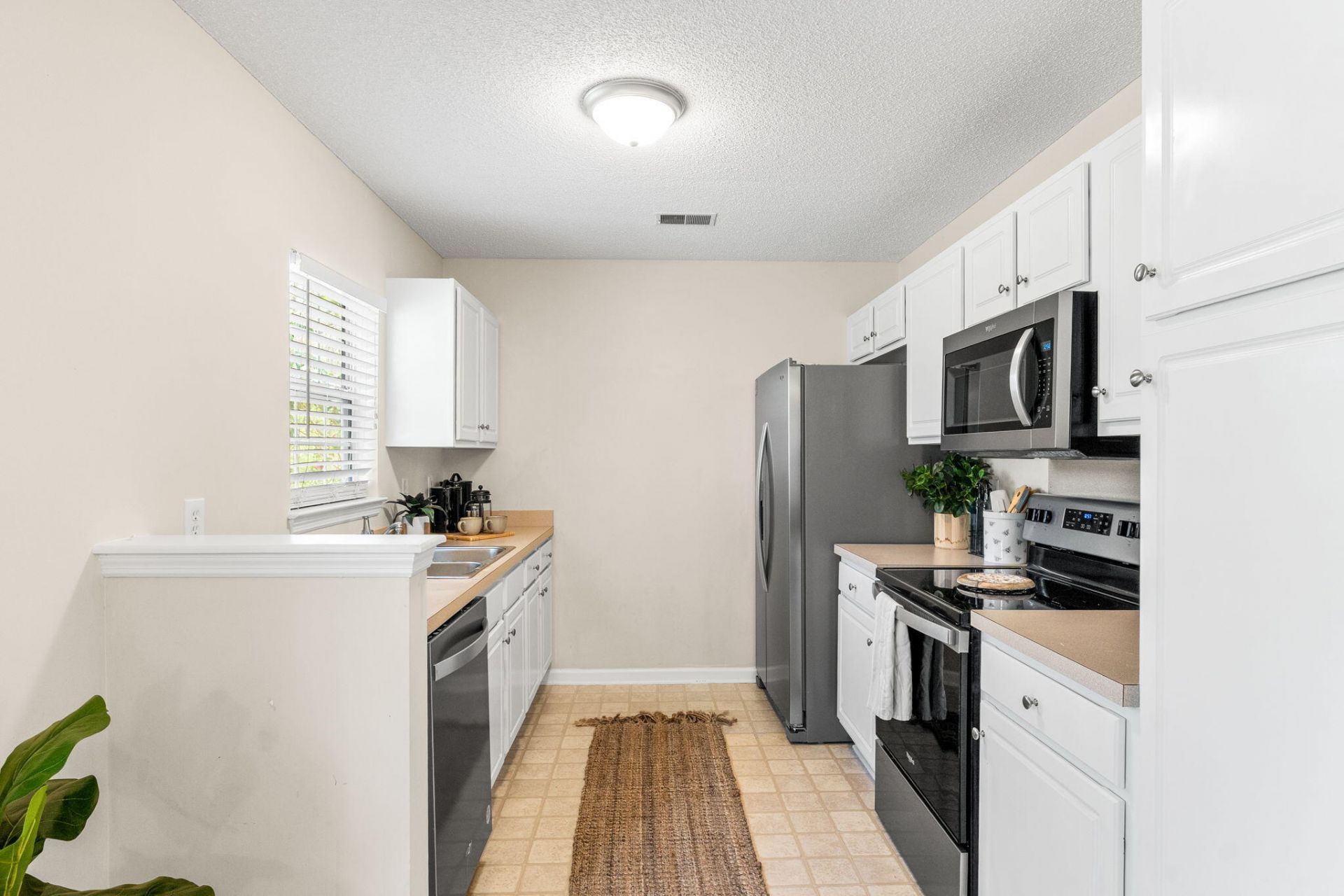 8637 Madelyn Street Photo 6