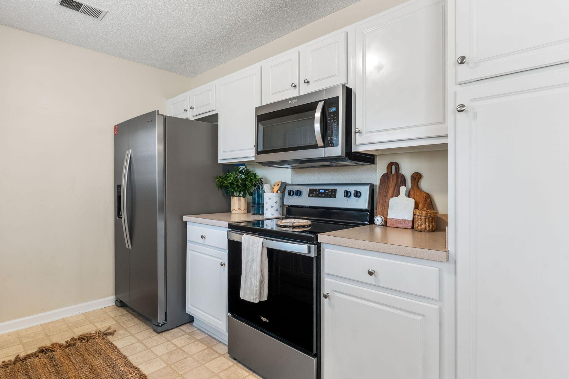 8637 Madelyn Street Photo 8